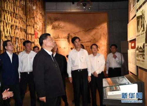 5月20日,习近平在江西省于都县中央红军长征出发纪念馆参观。 新华社记者 谢环驰 摄 点击进入下一页