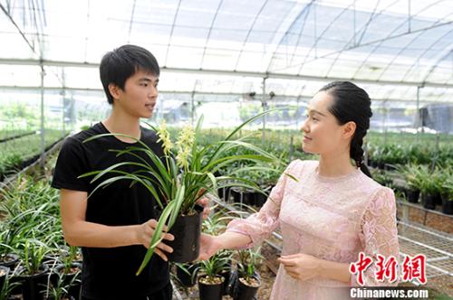 ͼΪ829գظʡϾɽҵꡱ˳()򵱵Ա<a target='_blank' href='http://www.chinanews.com/'></a> Ž 