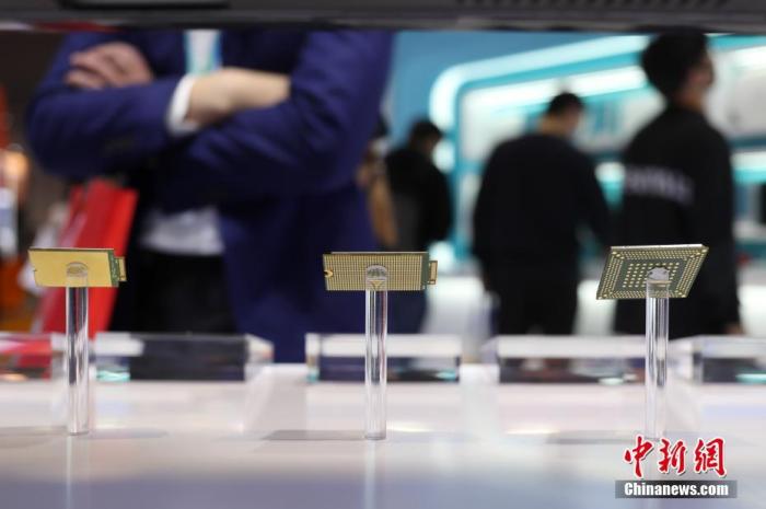 ����ͼ����ҹ���оƬ������ͷ��ҵչʾ�����豸�Ͳ�Ʒ�� <a target='_blank' href='http://www.chinanews.com/'>������</a>���� �ź�ΰ ��