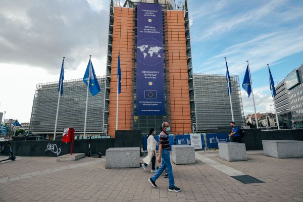 6��13�գ��ڱ���ʱ��³�����������ֵ������߹�ŷ��ίԱ���ܲ���¥���»��緢