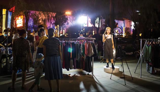 2020��6��28�գ�ɽ�����ݣ�ҹ���ϵ�ֱ�������˿�פ��ۿ���ͼ / �����Ӿ�