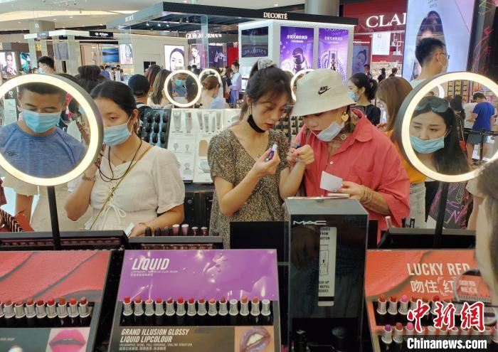 �������µĺ����뵺��˰�������ߣ��뵺�ÿ�ÿ��ÿ����˰������10��Ԫ����ң��Ҳ��޴����������� ������ ��