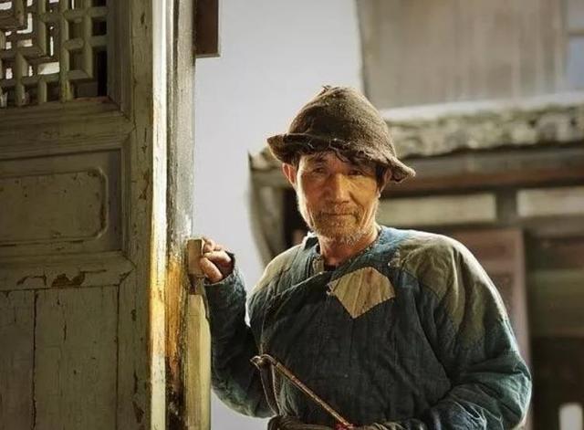 鲁迅少年时的玩伴“闰土”晚年因没钱治病逝世,子女后代如何? 鲁迅少年时的玩伴“闰土”晚年因没钱治病逝世,子女后代如何?