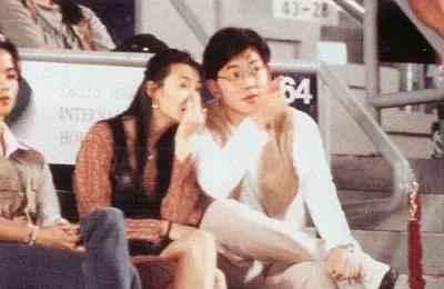 56������������ع⾪�����ˣ�9�ο̹���ʷ�����й�������