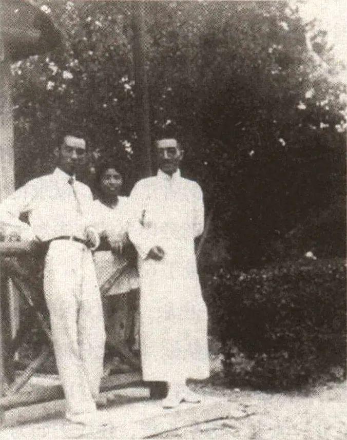 �κ������º��ܶ���������ʵĺ�Ӱ��1920��8��22�������Ͼ���ͼ/���κ������º��ܼ��顷